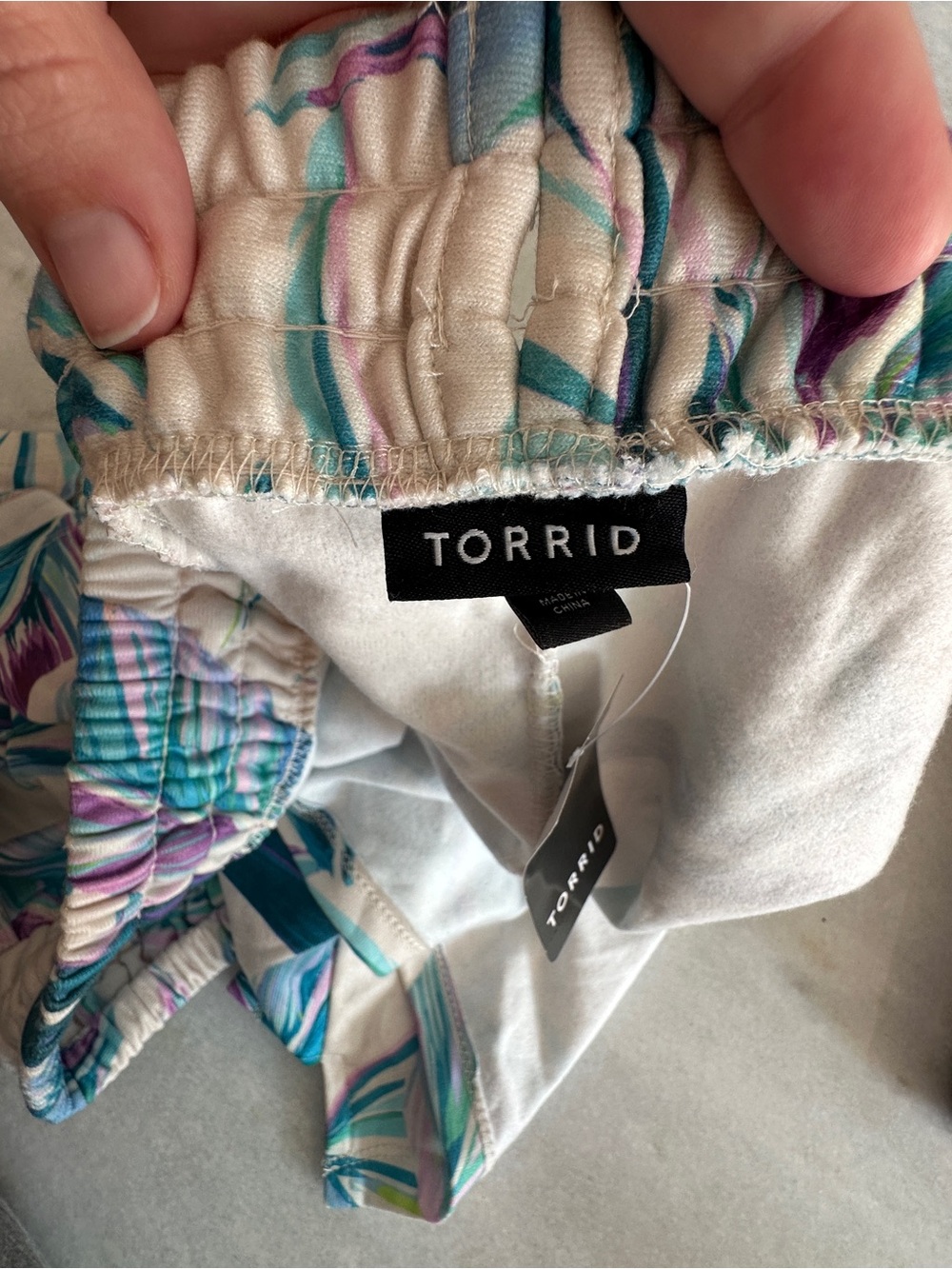 Torrid 2X Women's Terry Cloth Split Side Beach Short Leaf Pattern - Picture 11 of 11